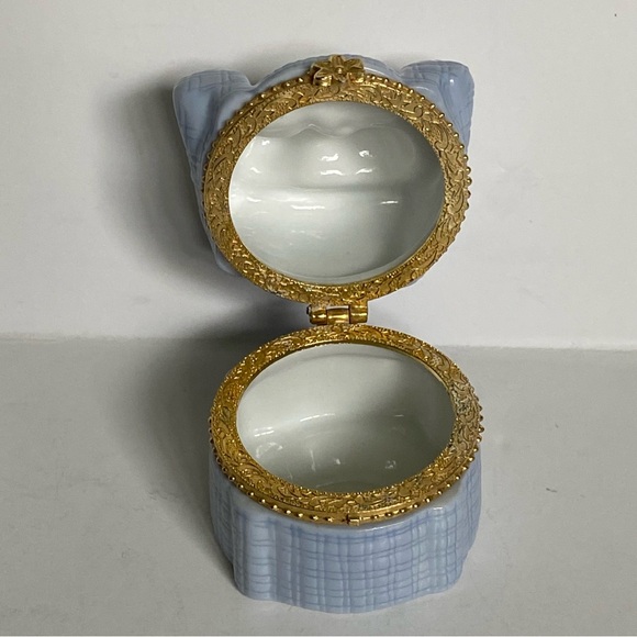 Dog Trinket Box Blue Chair Ceramic Hinged Lid Puppy Container Cocker Spaniel - Picture 7 of 16